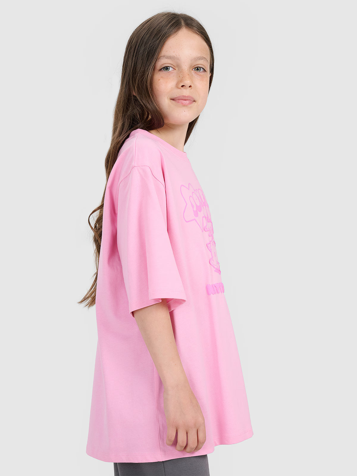 T-shirt oversize z nadrukiem dziewczęcy