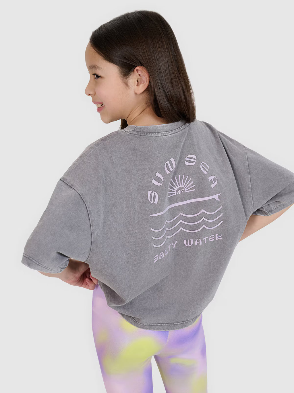 T-shirt oversize crop top z nadrukiem dziewczęcy
