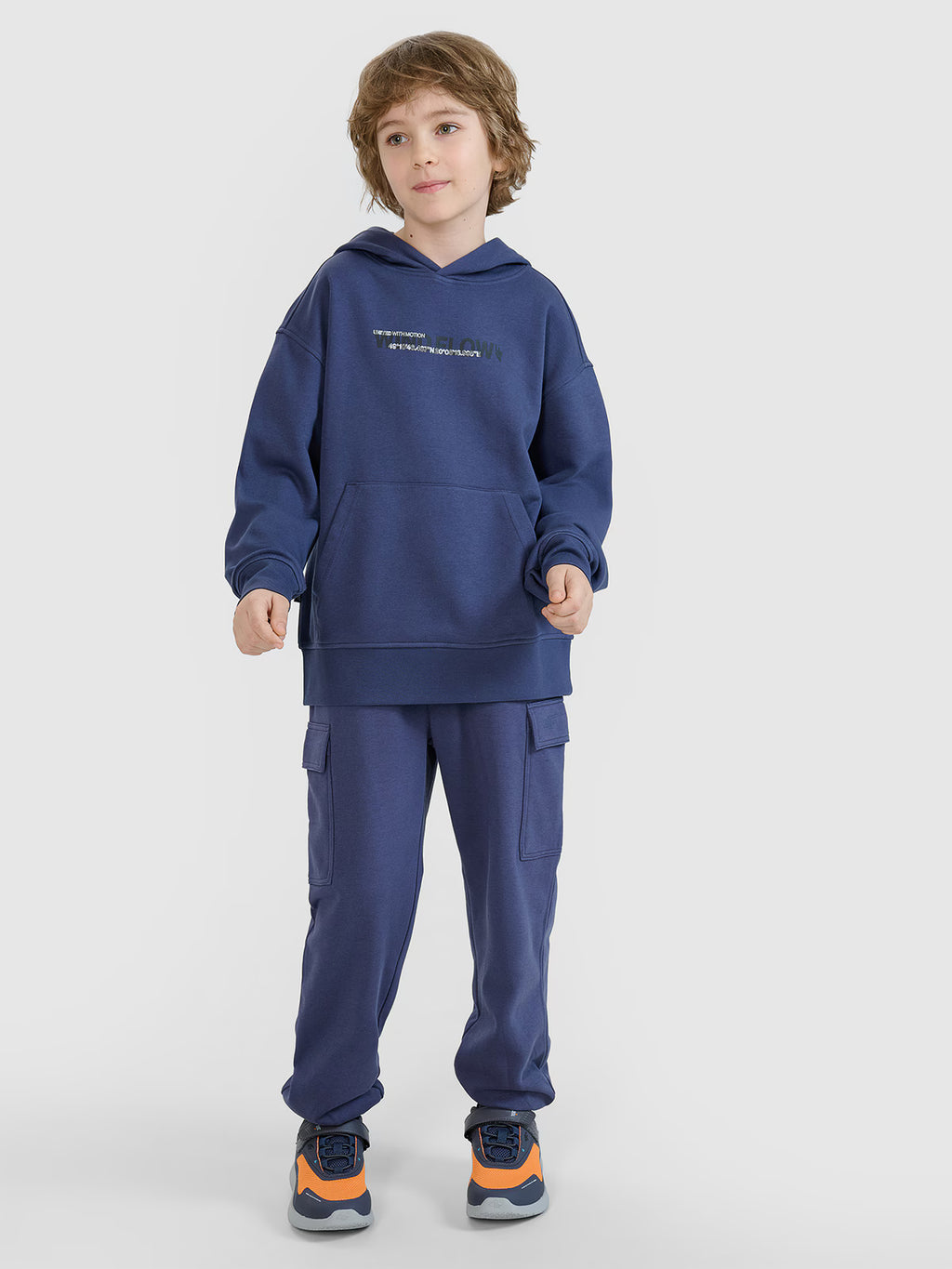 Bluza dresowa nierozpinana z kapturem chłopięca