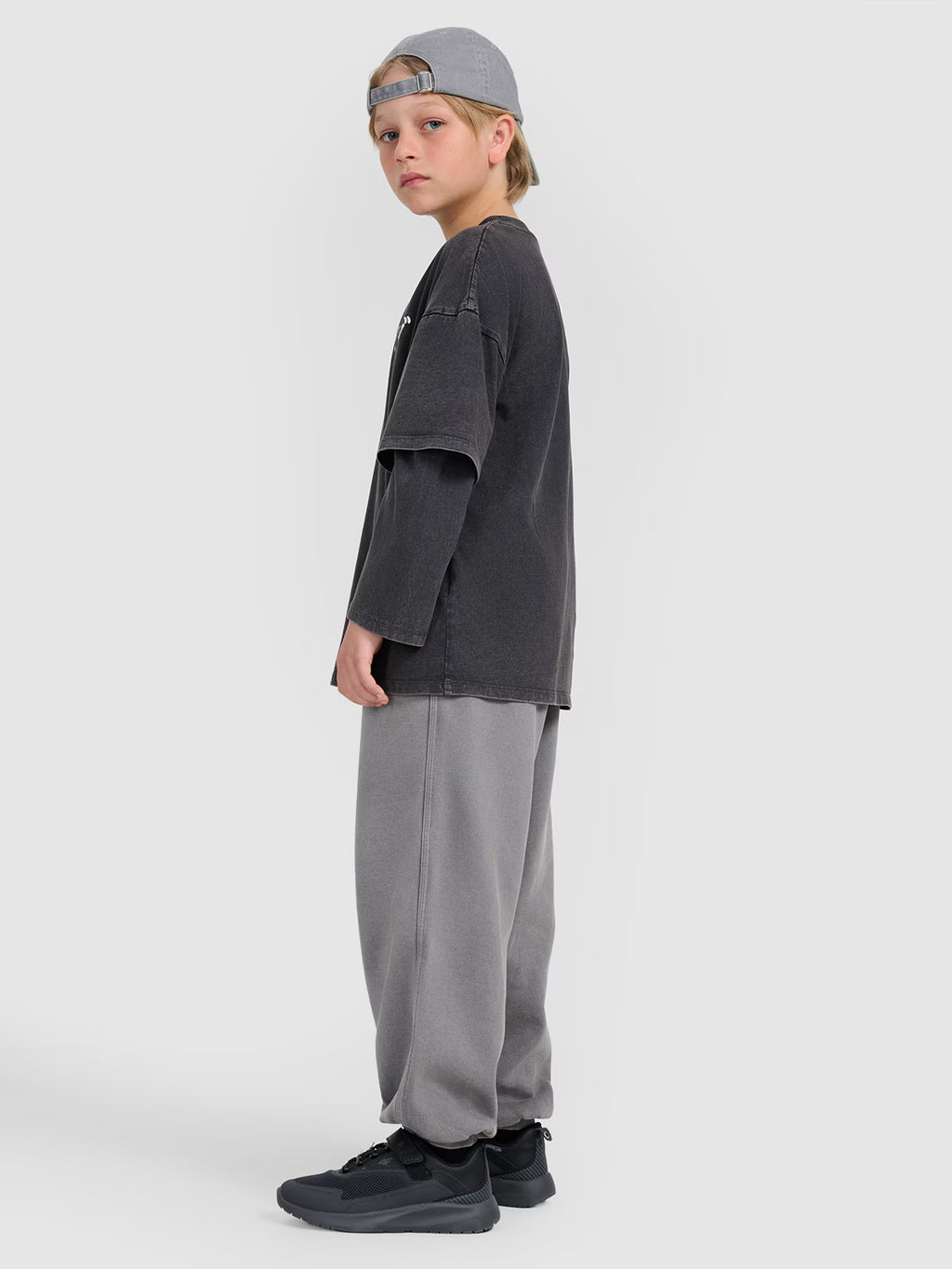 Longsleeve oversize z nadrukiem chłopięcy