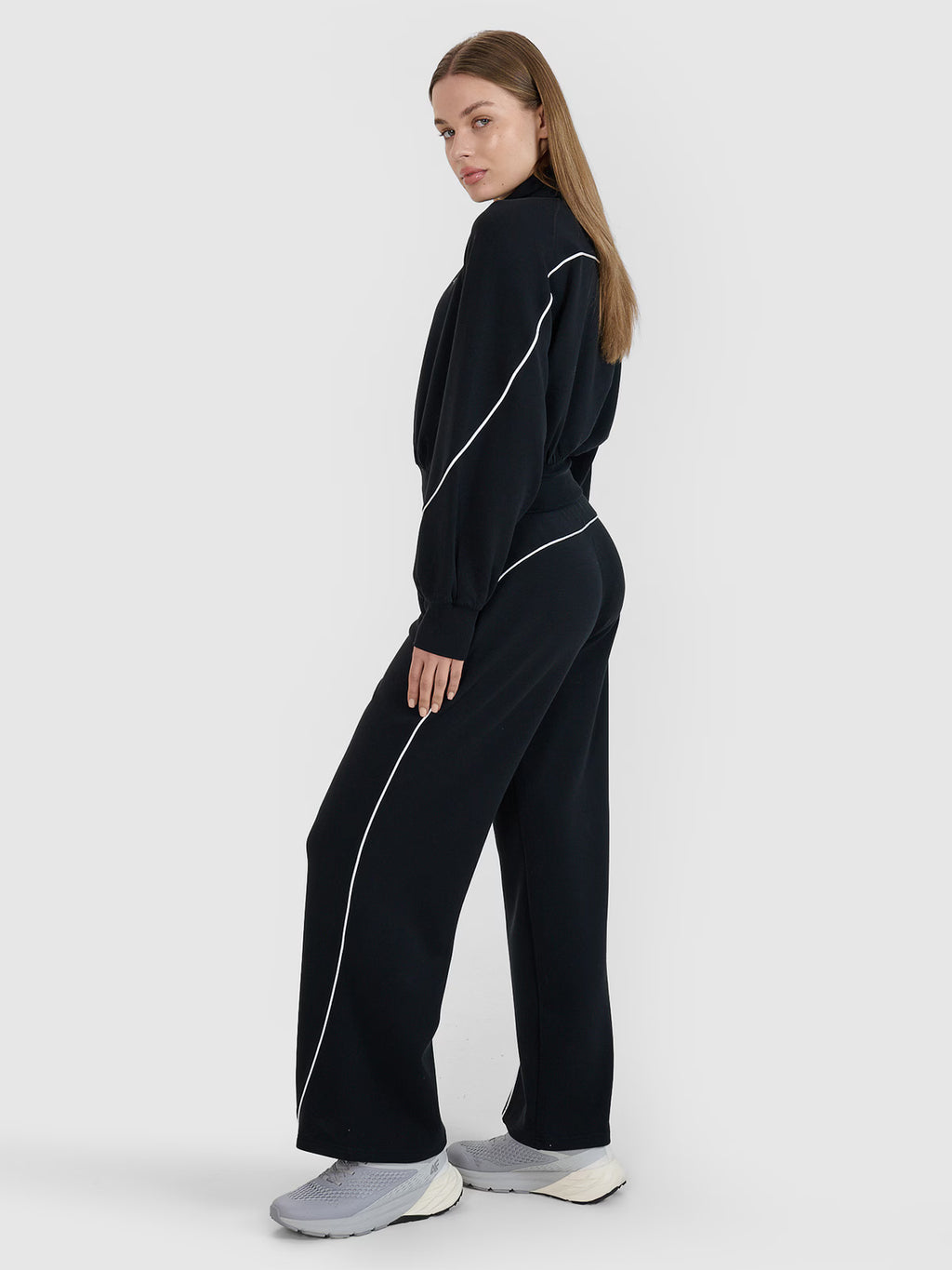 Spodnie dresowe z modalem damskie 4F x Anna Lewandowska