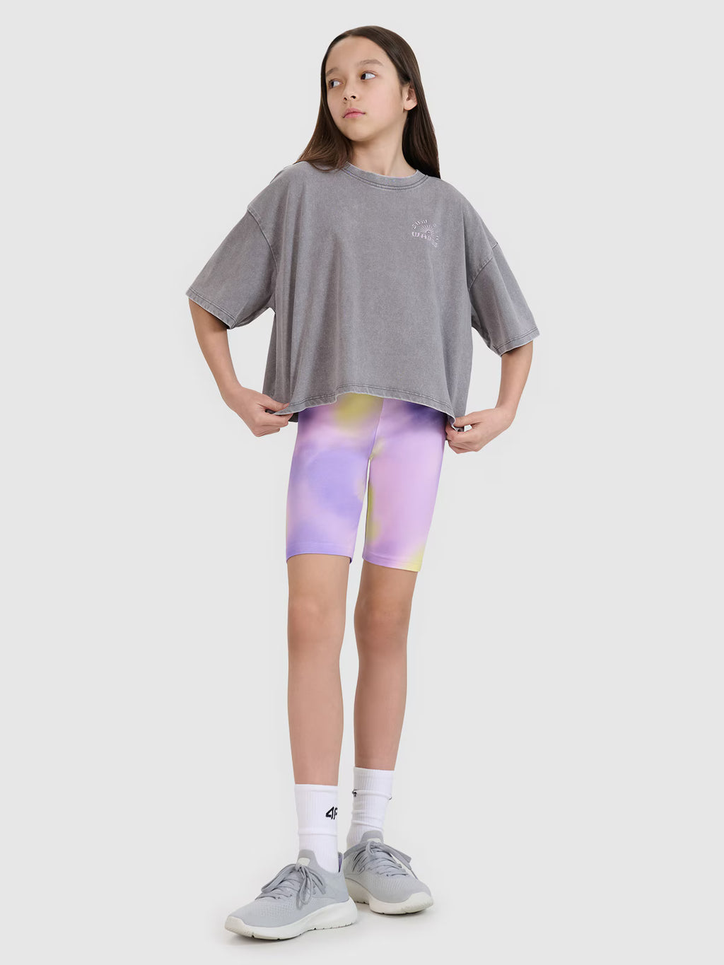 T-shirt oversize crop top z nadrukiem dziewczęcy