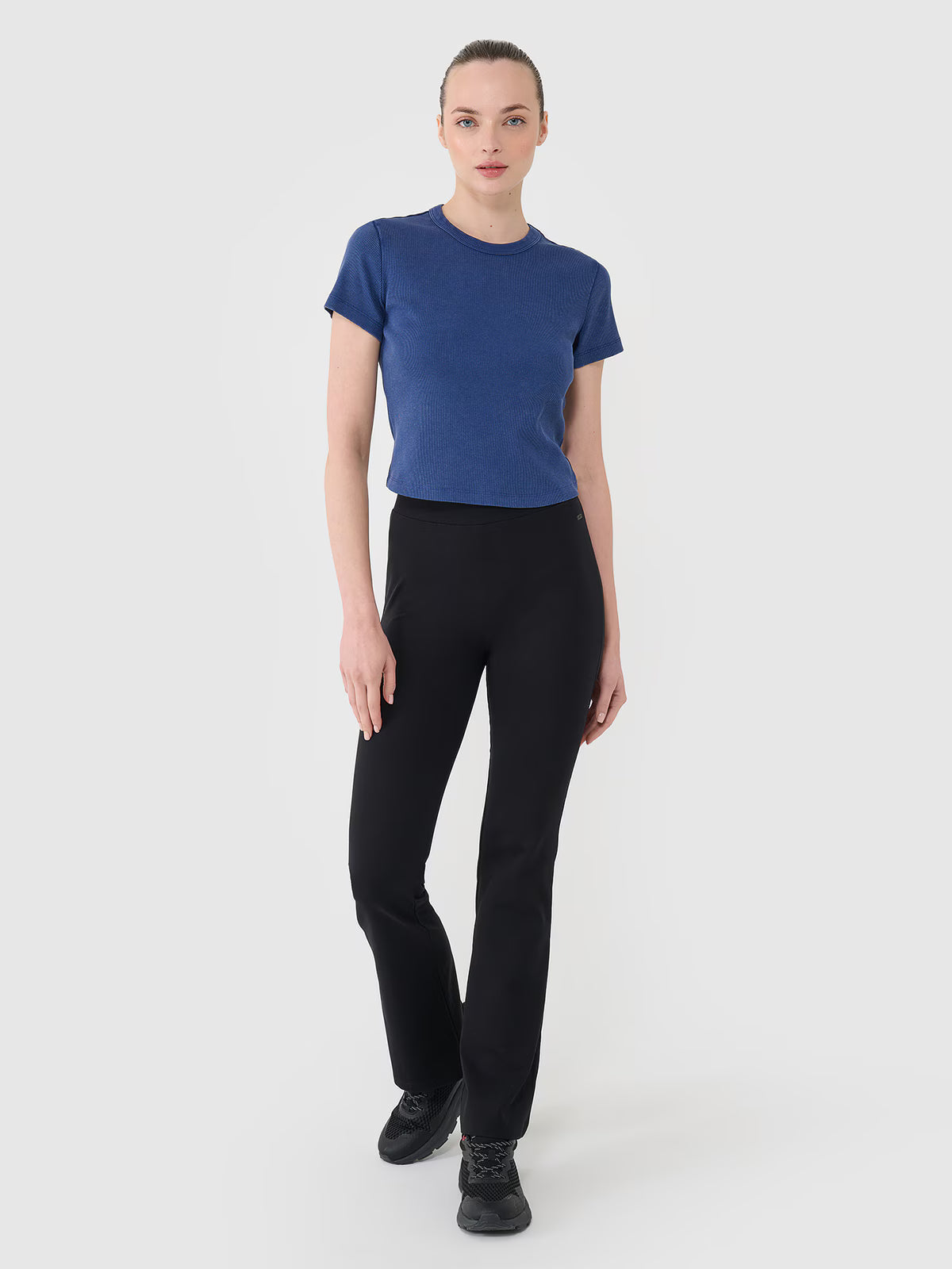 T-shirt slim z prążkowanej dzianiny damski