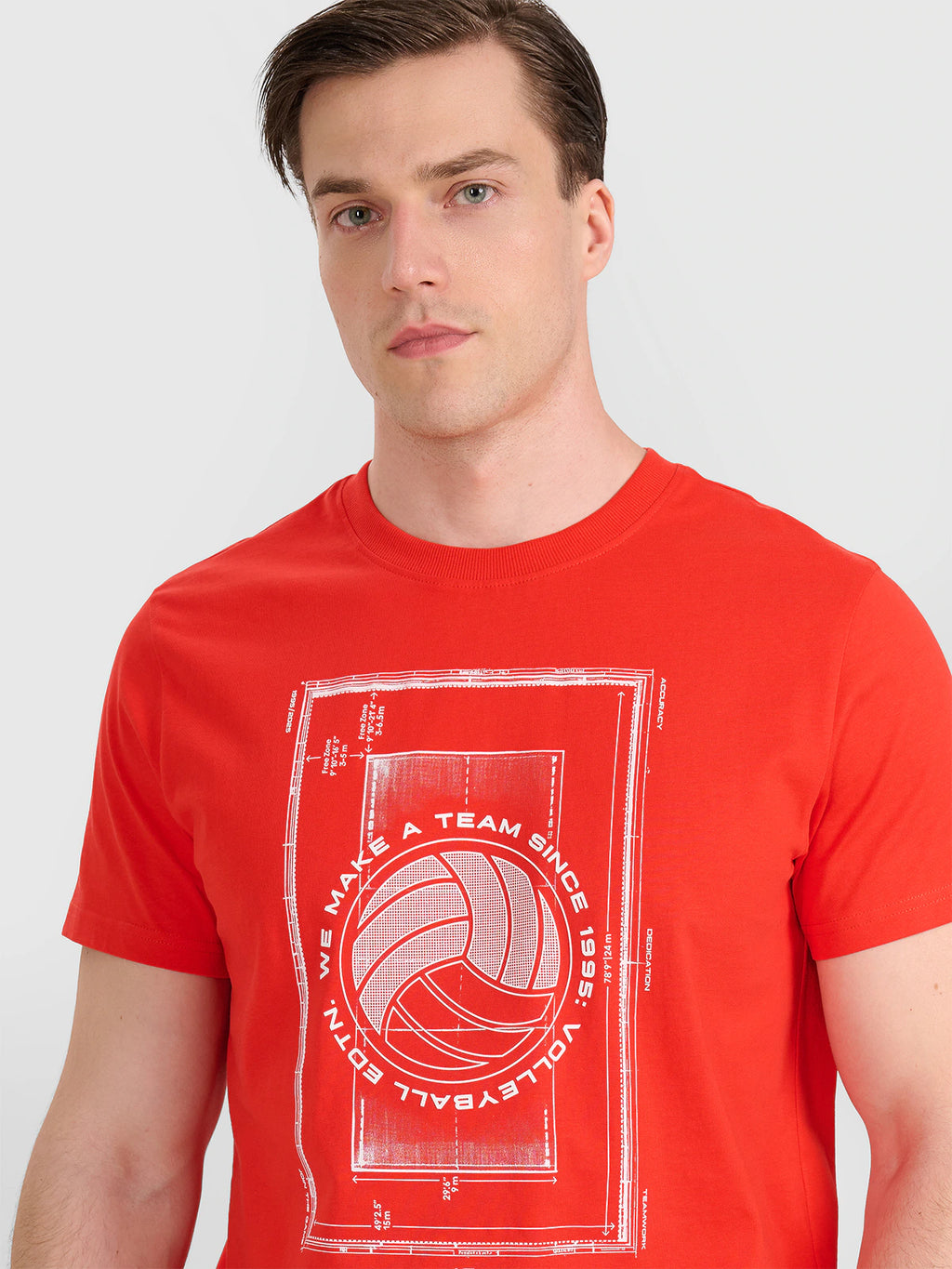T-shirt regular z nadrukiem siatkarskim męski