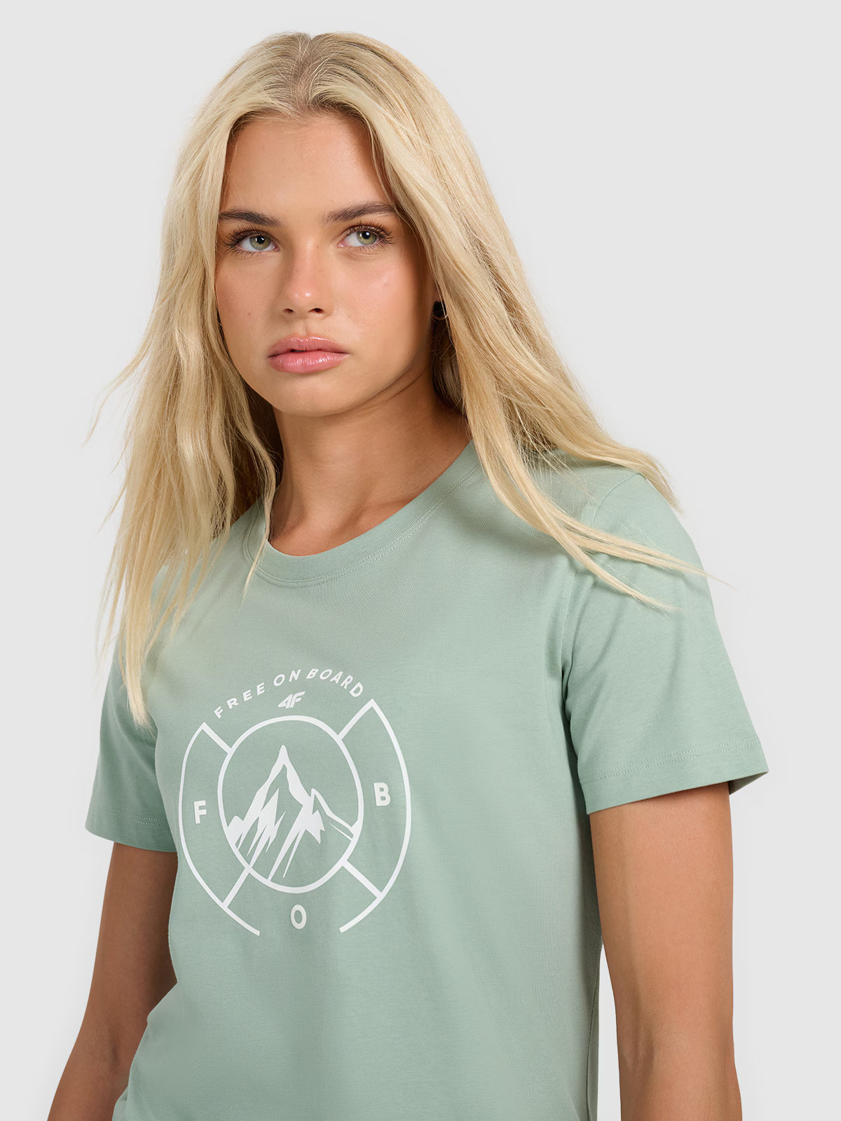 T-shirt regular z nadrukiem damski