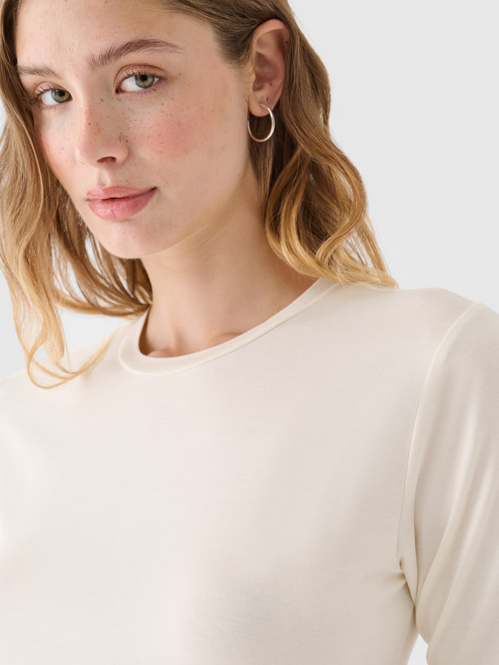 T-shirt slim gładki damski