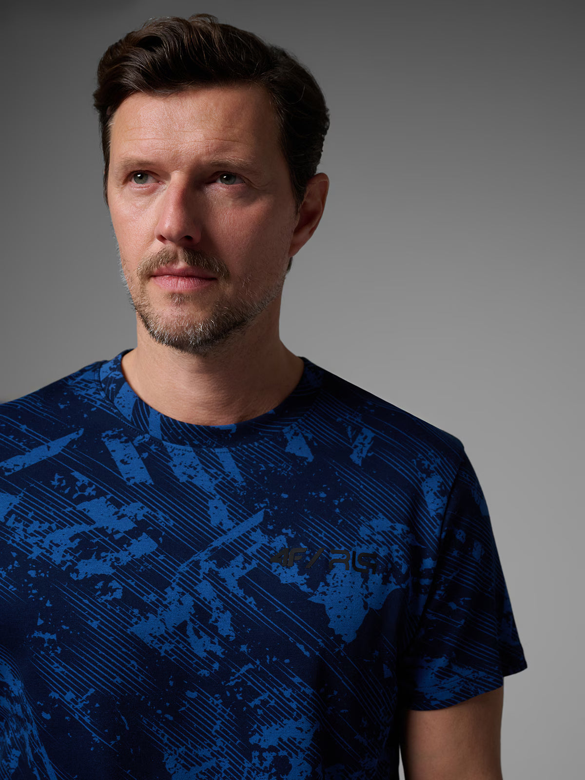 T-shirt regular z nadrukiem męski 4F x Robert Lewandowski